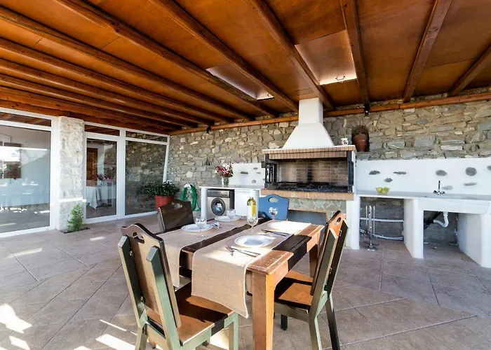 Amazing Sea View Villa *